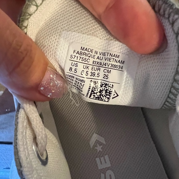 Converse shoes - Picture 5 of 8